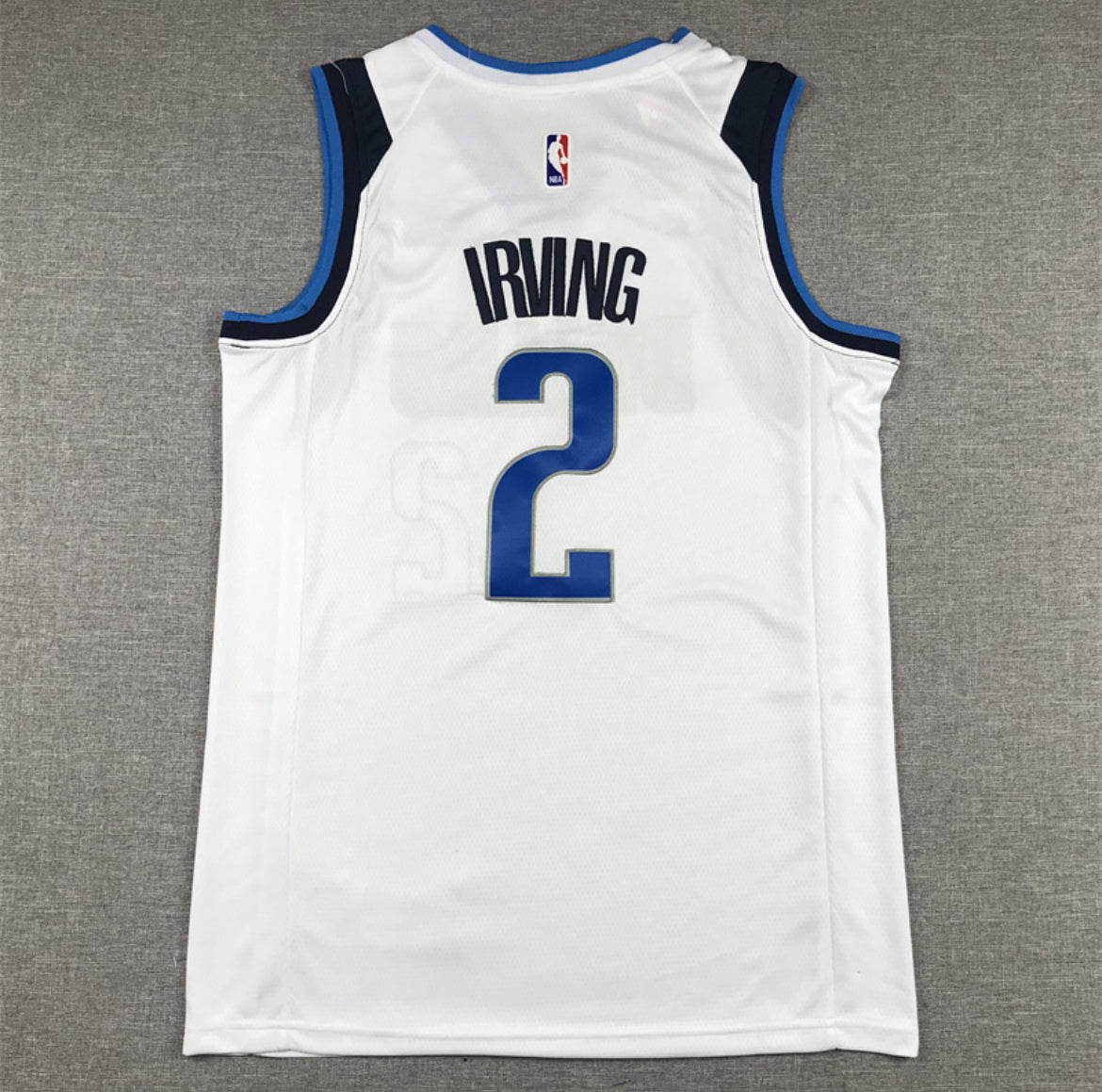 Jersey Kyrie Irving #11 Dallas Mavericks (Blanca y Azul)