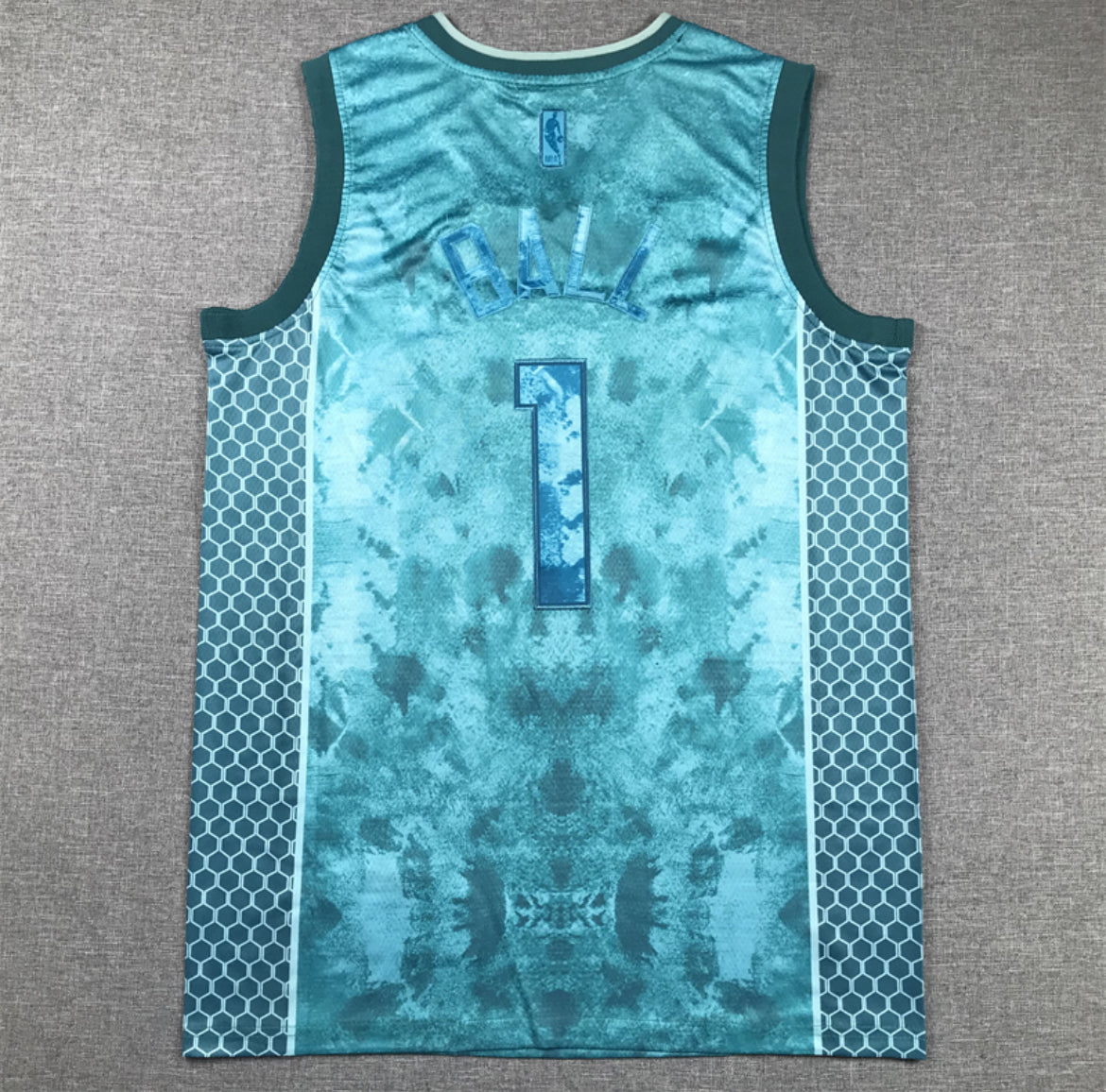 Charlotte Hornets #1 – LaMelo Ball (Edición Especial)