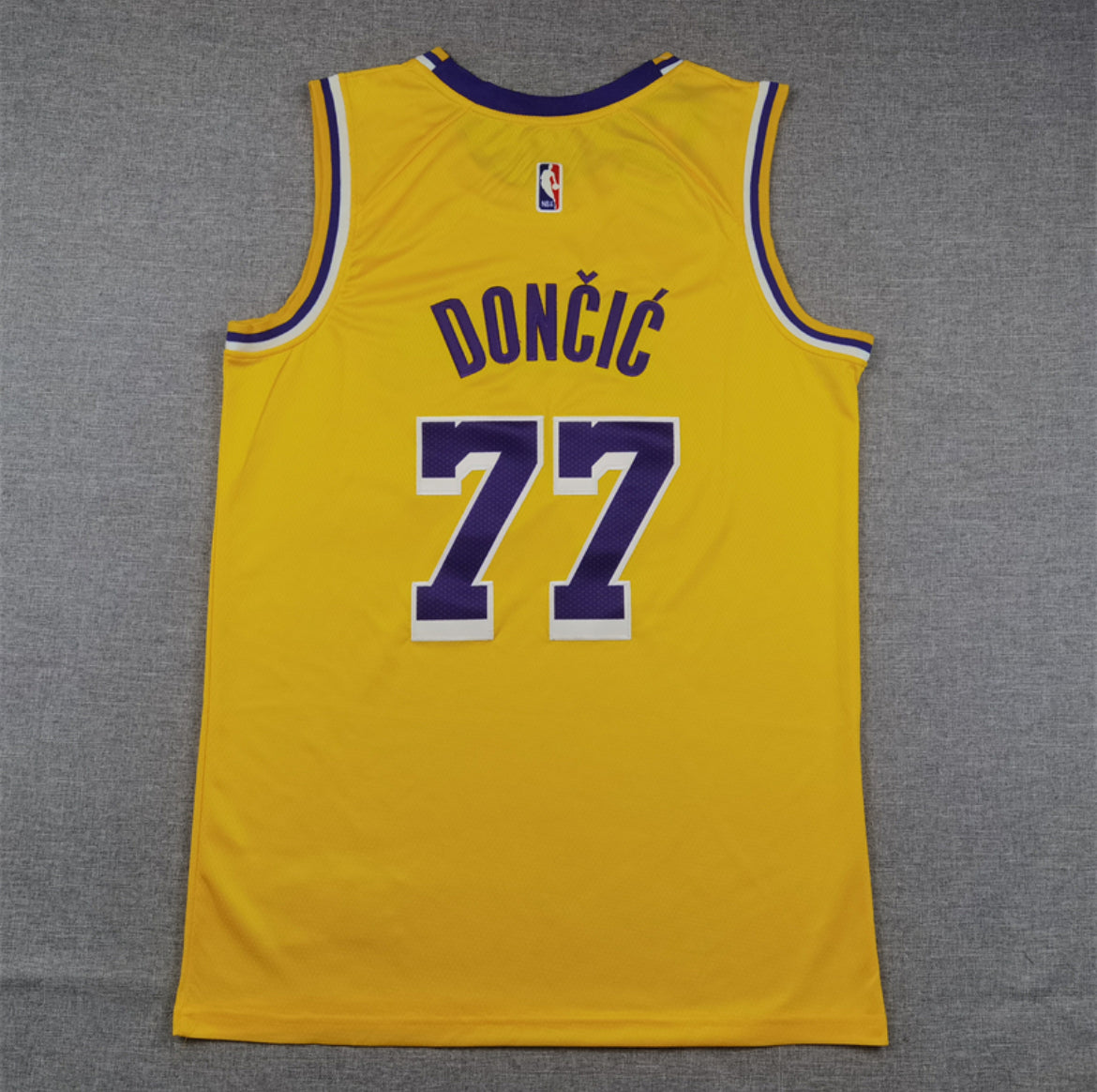 Lakers Luka Dončić #77 – Edición Especial (Home & Away)