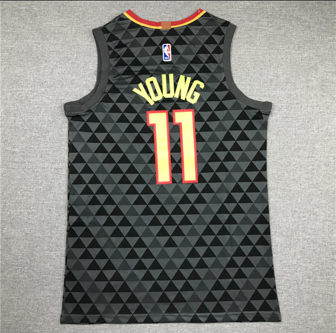 Trae Young #11 Atlanta Hawks (Roja y Negra)