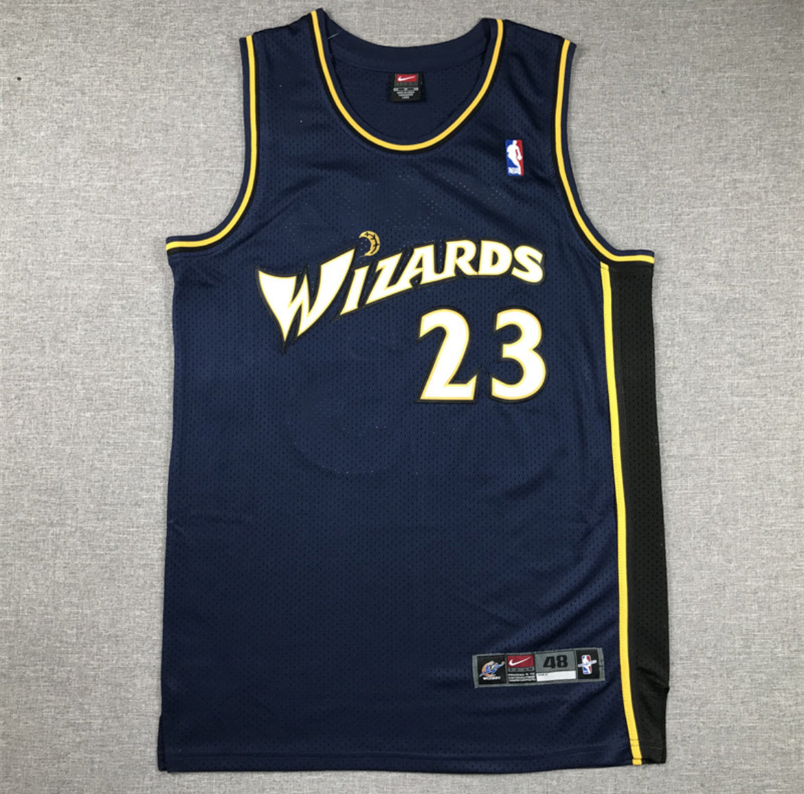 Michael Jordan #23 – Washington Wizards (Blanco y Azul)