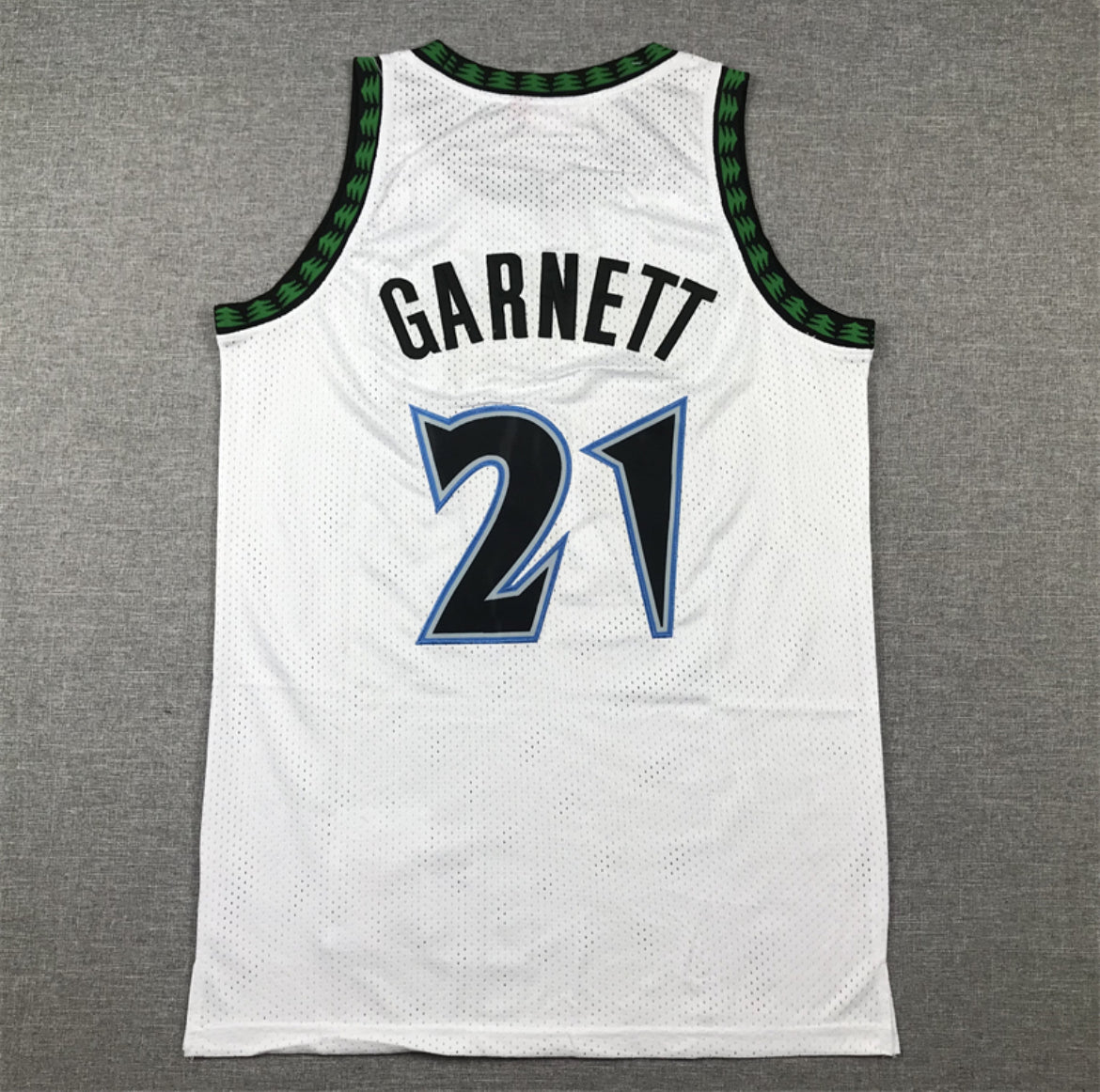 Trío de Jerseys Kevin Garnett #21 Timberwolves (White / Green / Blue)