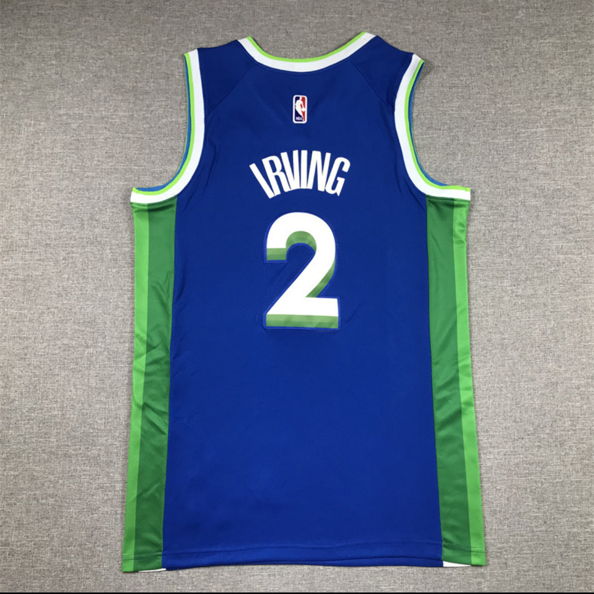 Jersey Kyrie Irving #11 Dallas Mavericks (Blanca y Azul)